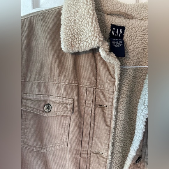 GAP Corduroy and Sherpa Jacket - Picture 8 of 9